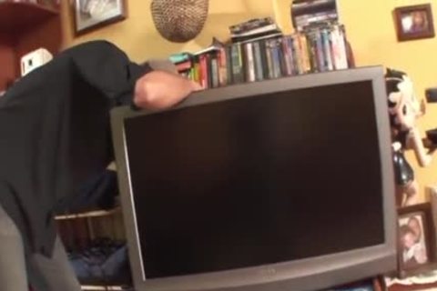 TS Lady jerking off while Being nailed In 3some