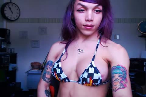 Sara Salazar - Gamer beauty