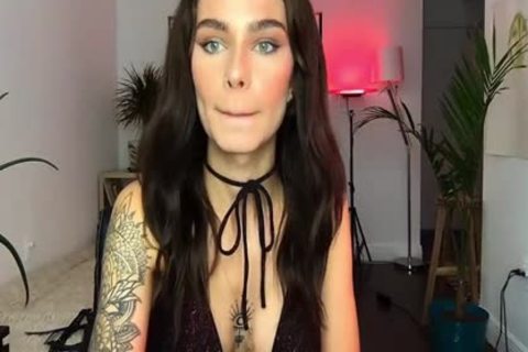 Super gorgeous & naughty Russian shelady Beauty Shows Off Her naughty Body On web camera