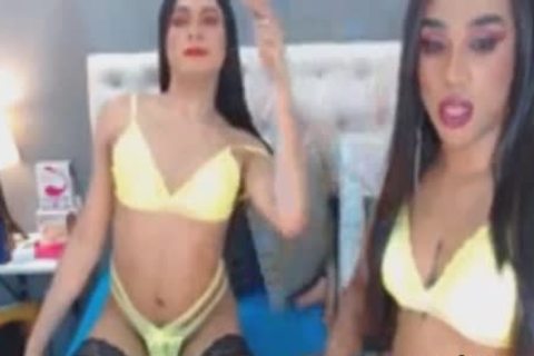 shemale couple bawdy Bedroom penis sucking