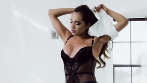 TransAngels: Jessica Foxx as well as Alisia Rae in bath