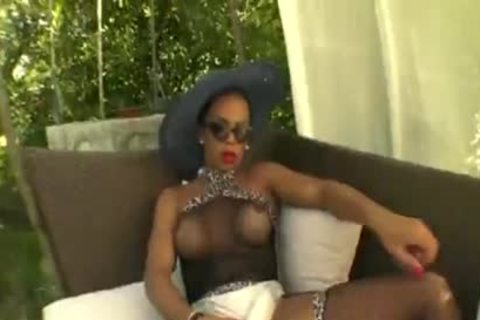 Keylla Marques And Leticia Castro ball cream A Sub