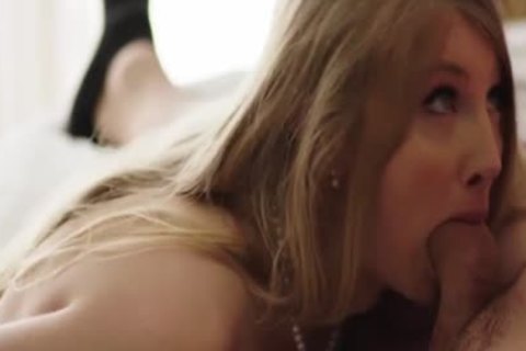 slim blond Ts Janelle Fennec Stretches pooper For Pierce Paris 10-Pounder