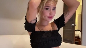 Blond masturbation on webcam solo